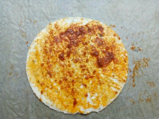 1、千层酥皮披萨,飞饼抹一层披萨酱