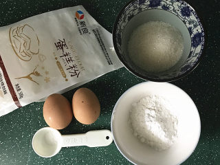 1、黑芝麻簿脆,备好食材