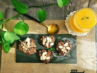 13、燕麦饼干,再来杯雪梨橙汁，小资生活的下午茶就搞定了。