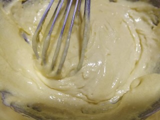 5、豆乳妙可多,倒入低粉搅匀