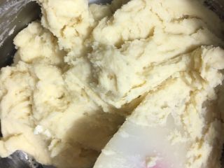 8、云顶曲奇饼干,再次搅拌均匀无干粉