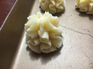 11、云顶曲奇饼干,一般我喜欢挤三层差不多，太厚实觉得不太好看哈