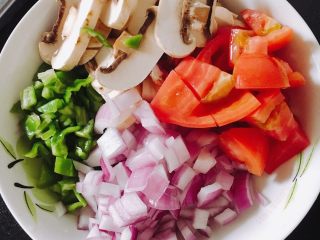 3、懒人土司蔬菜披萨,统统切丁