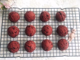 15、红丝绒巧克力软曲奇,出炉