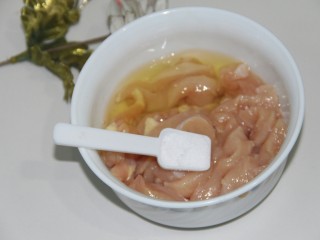 7、美味炸鸡柳,加一勺盐