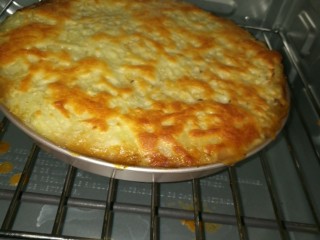 11、牧羊人派，你吃过吗,披萨盘放下层。来200度烤30分钟