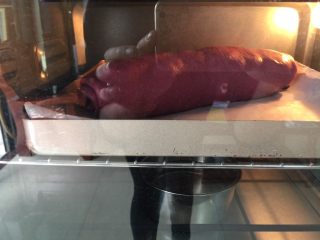 10、紫薯大列巴,烤箱发酵功能，38度，底下放一碗开水，50分钟。