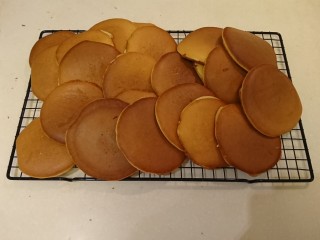 26、銅鑼燒,煎好24片……需要耐心！????