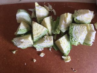 4、夏日减肥食谱之凉拌菜,切块洗净