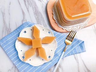 18、椰汁千层马蹄糕,我用的盘子比较浅所以分层不多，大家可以用深点的盘子层多更好看