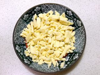 3、吐司披萨,芝士碎