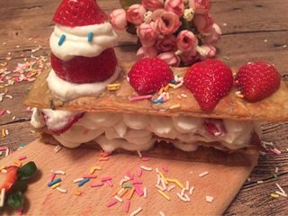 23、【独家】草莓拿破仑,最后一层是可以加点儿装饰。