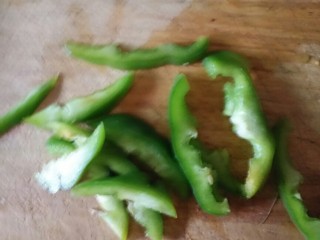 3、素食披萨,青椒