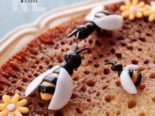 12、蜂巢蛋糕,勤劳的小蜜蜂开始采蜂蜜了哦!