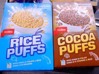 35、藏在每颗巧克力下的是不一样的内心,准备谷物 其实任何谷物圈都可以用 但是瘦长的比较少空隙