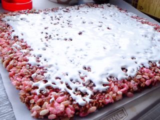 40、藏在每颗巧克力下的是不一样的内心,把Fluff涂抹在谷物卷内面