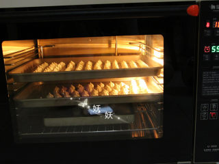 14、酸奶溶豆,实际温度100度，热风循环模式，60分钟。