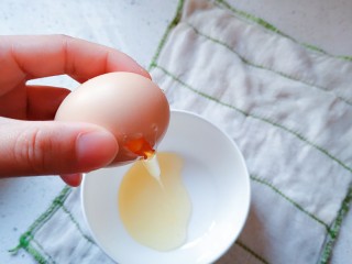 14、午后时光_红枣双皮奶,让蛋清流出来,只要蛋清