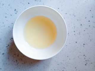 15、午后时光_红枣双皮奶,全部的蛋清弄好了