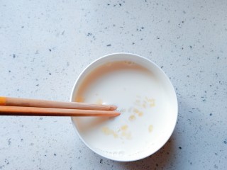 19、午后时光_红枣双皮奶,进行搅拌,直到融为一体