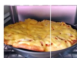 5、家庭美味培根披萨,如图一定要看着，不要烤焦了哈