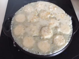 12、章鱼小丸子,倒入面糊,上面无洞的也倒入