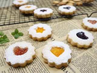 16、果酱饼干,成色非常漂亮的饼干。