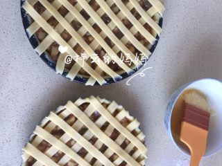 19、苹果派,烤前要刷蛋液