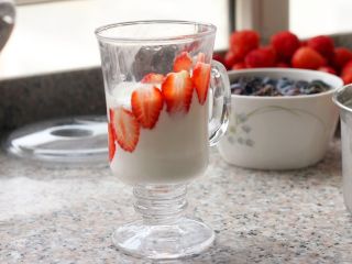 17、酸奶思慕雪,17、 只加一半的原味酸奶即可。