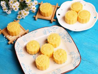 13、冰镇绿豆糕,做好的绿豆糕一次吃不完的，可放入冰箱冷藏存放，但也应尽快吃完