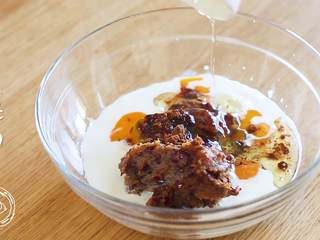 7、18m+红枣糕（宝宝辅食）,红枣泥中加入牛奶、红糖、蛋黄和玉米油~