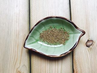 5、中西合璧的馒头鸡蛋披萨,准备好孜然2克备用！