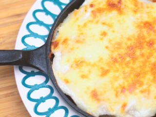 14、和风饺子,取出后是酱紫的。