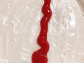 7、菠萝披萨,再抹一层蕃茄酱