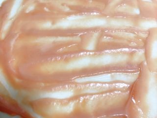 8、菠萝披萨,涂抹均匀