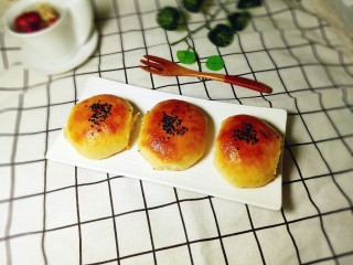 13、蜜豆小面包,美美的开吃啦！配一杯咖啡或者花茶，下午茶时间(^_^)