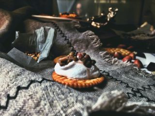 8、快手十分钟的 冰淇淋夹心饼干,再放上一勺蜜豆