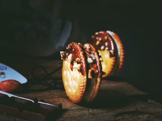 13、快手十分钟的 冰淇淋夹心饼干,吃不完的放冰箱冷冻保存即可