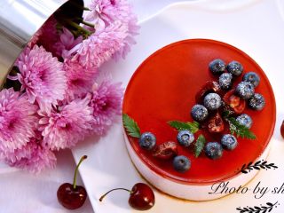 18、蓝莓酸奶慕斯,美丽的蓝莓酸奶慕斯