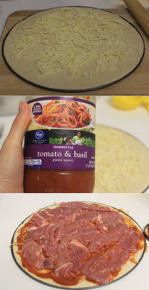 4、彩椒牛肉披萨,然后依次放上奶酪、pizza酱腌好的牛肉、彩椒、pizza酱、奶酪，即可入烤箱了