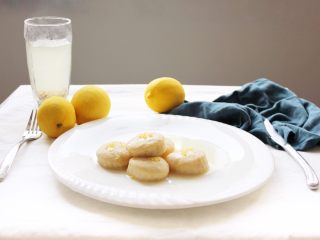 15、柠檬司康,然后,再放点柠檬什么的继续摆,是不是好看啦!