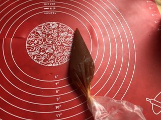 16、果酱饼干,准备果酱,什么果酱都随意,我的是自制的杏酱。