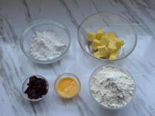 1、蔓越莓饼干,准备材料