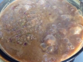 6、肉酱意面酱,上述材料翻炒均匀加水(淹没过材料)