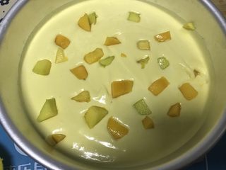 16、八寸芒果慕斯蛋糕,中间可以放些芒果果肉哦