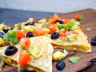 33、墨西哥薄脆饼配牛油果番茄莎莎,再看