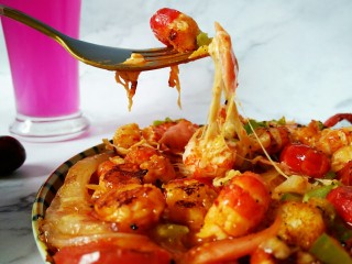 17、小龙虾新吃法~免烤箱薄饼披萨,小孩的福利，超级拉丝，美味，营养