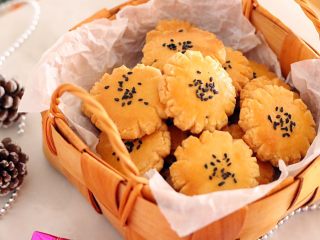 14、桃酥饼干,成品图。