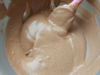 11、可可钢琴蛋糕,形成细腻的蛋糕糊