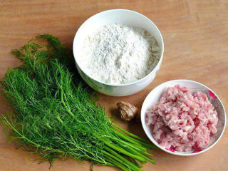 1、黄金肉饼,备料;